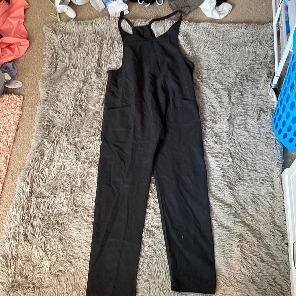 super cute black jumpsuit